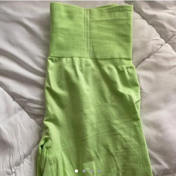 Apex Seamless Shorts in Green/Light Green 💚 - Picture 2 of 4